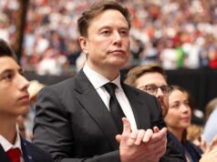 Elon Musk និយាយអំពីផ្លូវទៅរកប្រាក់ចំណូលសកលនៅក្នុងសង្គម AI ថា “កុំបារម្ភអំពីការចូលនិវត្តន៍របស់អ្នក”
