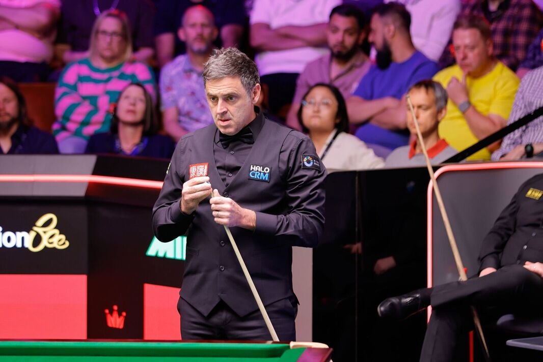 Ronnie O'Sullivan យកតម្រុយរបស់គាត់។