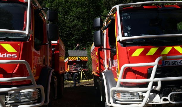 អ្នកពន្លត់អគ្គីភ័យ Alsatian ត្រូវបានបំពាក់ជាយូរមកហើយ ដើម្បីប្រយុទ្ធប្រឆាំងនឹងភ្លើងឆេះព្រៃ។ បច្ចុប្បន្នពួកគេមាន CCFF ចំនួន 28 នៅ Haut-Rhin និង 32 នៅ Bas-Rhin ។ ម៉ាស៊ីនទាំងនេះអាចដឹកជញ្ជូនទឹកបានជិតប្រភពភ្លើង។ រូបថតរបស់ Vincent Voegtlin