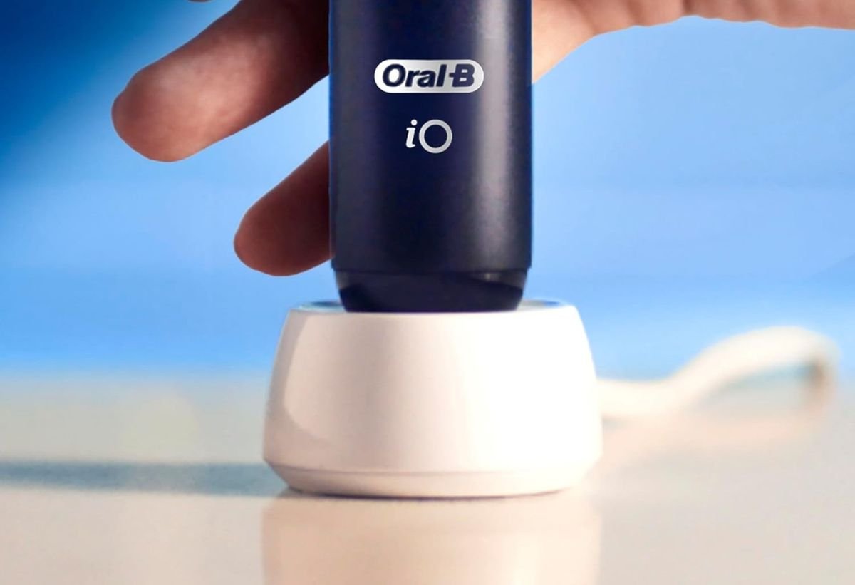 ច្រាសដុសធ្មេញអគ្គិសនី Oral-B iO2