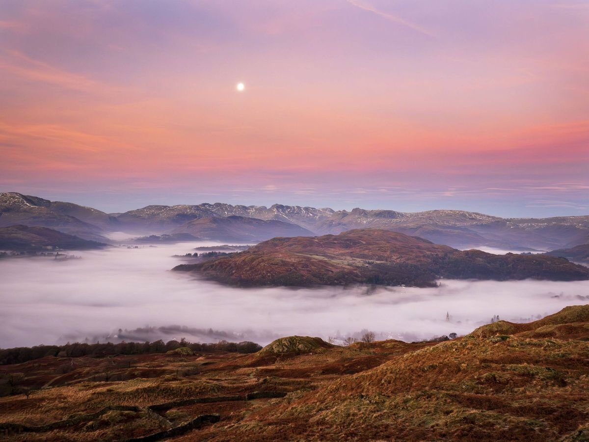 ព្រះច័ន្ទពេញវង់នៅលើ Ambleside