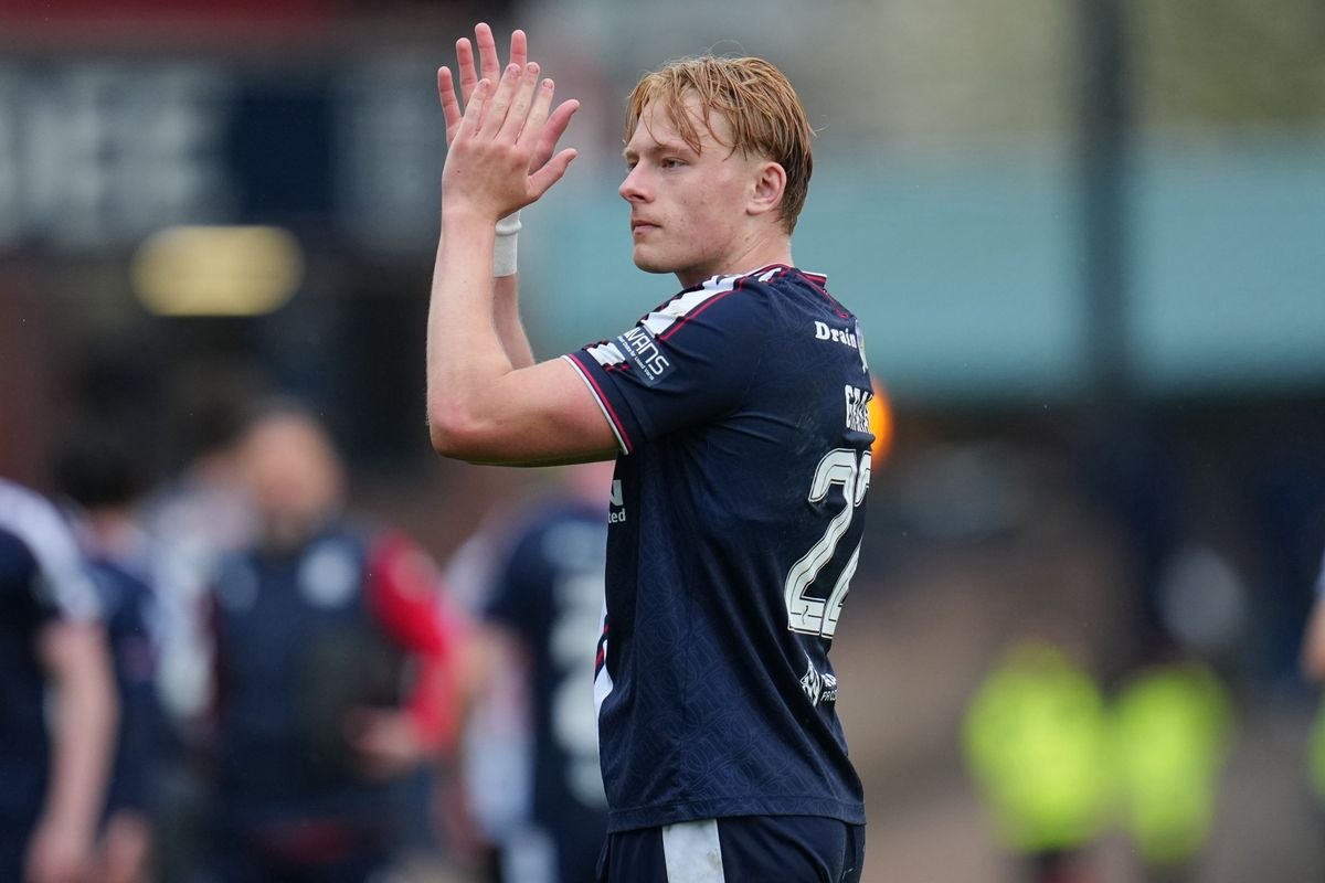 ខ្សែការពារ Dundee Luke Graham
