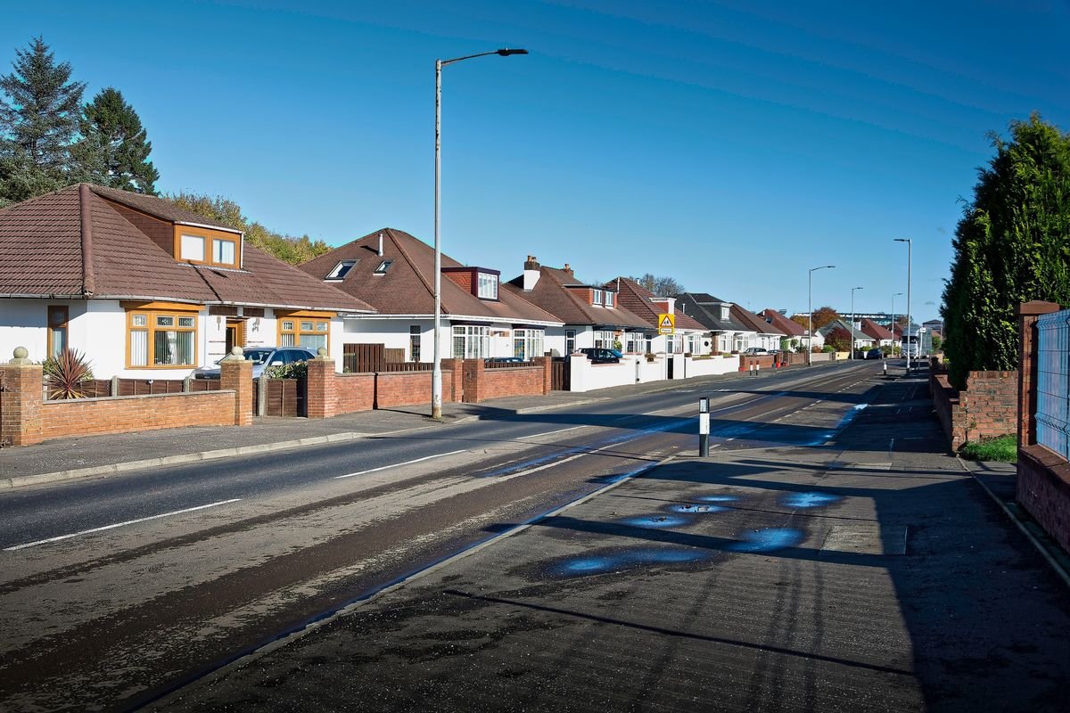 Dundonald Road Kilmarnock នៅលើរូបថតស្តុកពេលព្រឹកភ្លឺ និងពន្លឺថ្ងៃ