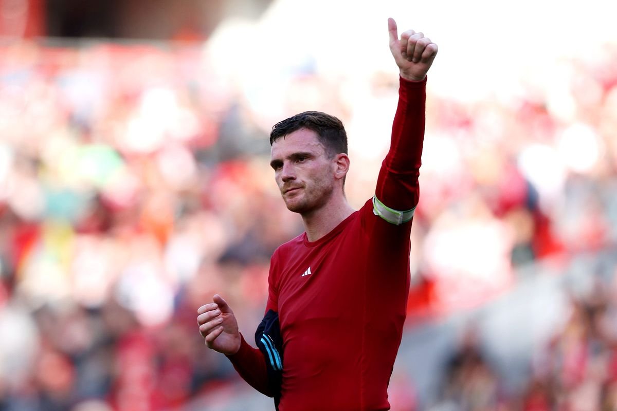 Andy Robertson មកពី Liverpool 