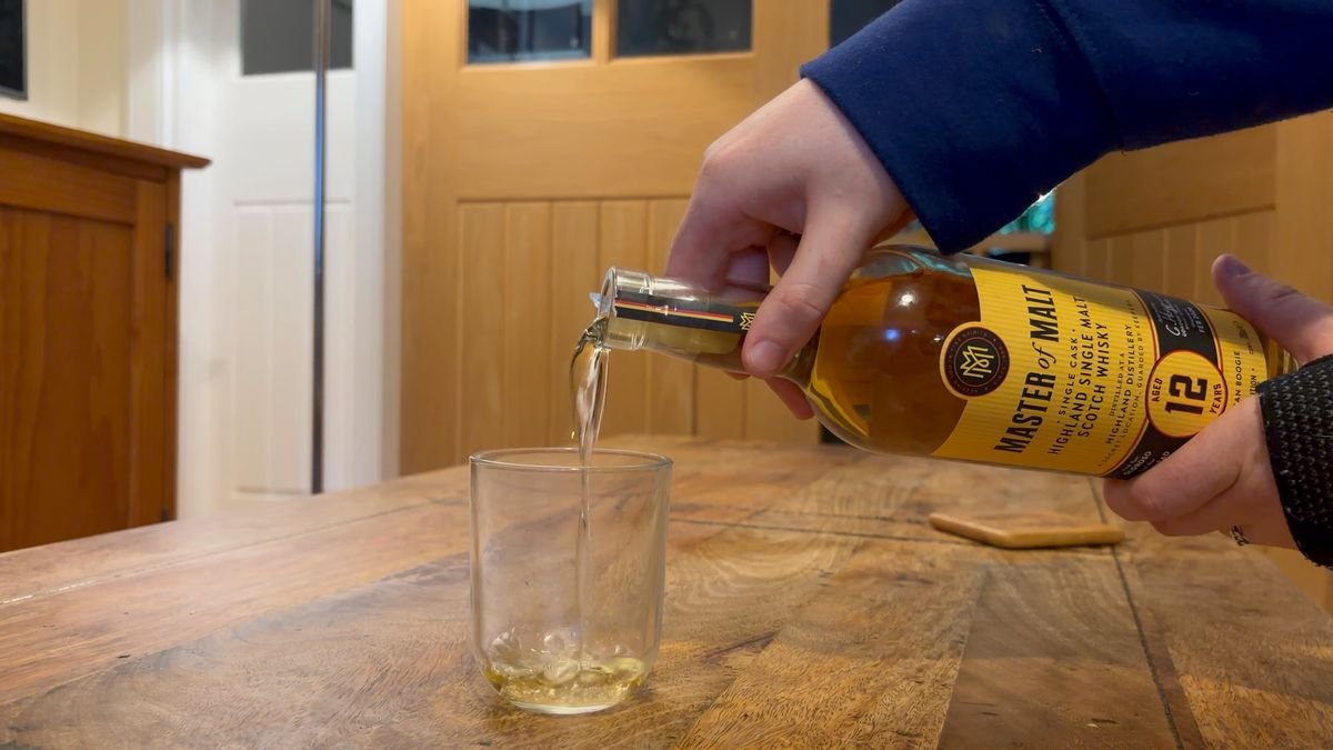 ចាក់ស្រា Highland Distillery អាយុ 12 ឆ្នាំ 2014 - ការប្រកួតបាល់ទាត់ពិភពលោក