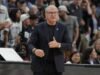 Geno Auriemma របស់ UConn ឆ្លុះបញ្ចាំងពីការផ្លាស់ប្តូរក្រោយហ្គេមជាមួយ Dawn Staley នៅ Final Four
