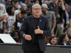 Geno Auriemma របស់ UConn ឆ្លុះបញ្ចាំងពីការផ្លាស់ប្តូរក្រោយហ្គេមជាមួយ Dawn Staley នៅ Final Four