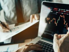 CAC 40: ទីផ្សារភាគហ៊ុនស្ទាក់ស្ទើរ “ស្តុកប្រេងពិភពលោកកំពុងធ្លាក់ចុះក្នុងល្បឿនកំណត់ត្រា”