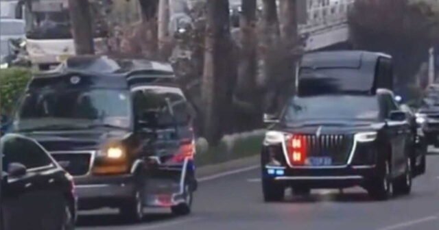 1778852479_un-etrange-vehicule-repere-dans-le-cortege-de-trump-en-chine-les-menaces-d-espionnage-au-plus-haut.j.jpeg