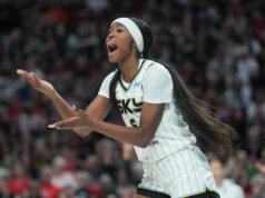 Rickea Jackson ខ្សែប្រយុទ្ធ Chicago Sky ស្រក់ទឹកភ្នែក ACL នៅជង្គង់ឆ្វេងរបស់នាង