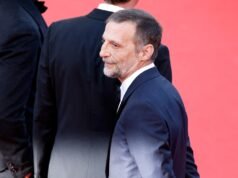 នៅទីក្រុង Cannes Mathieu Kassovitz ការពារ Canal+ ហើយបញ្ជាក់ម្តងទៀតថាប៉ុស្តិ៍ “ធ្វើការងាររបស់វាបានល្អ”