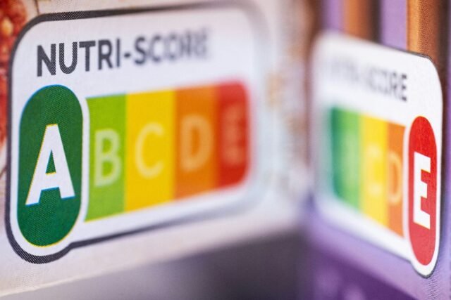 1779339234_2441214-un-etiquetage-nutri-score-sur-une-boite-de-biscuit.jpg