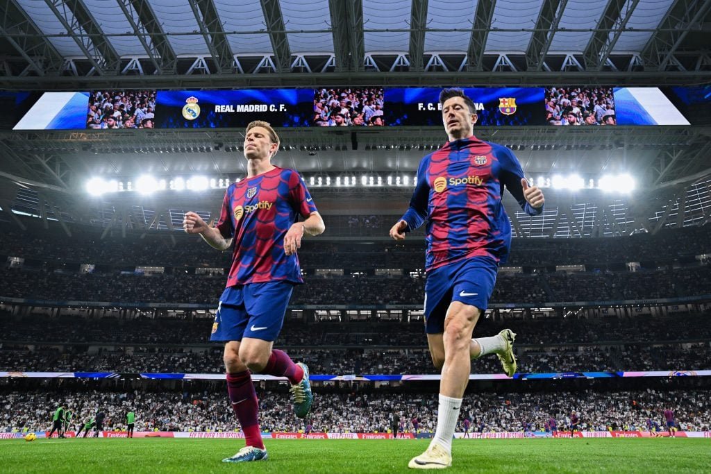 Frenkie de Jong និង Robert Lewandowski មកពី FC Barcelona