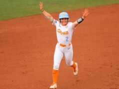 Pickens 10 Ks, បី Soloblasts លើក #8 (7) Lady Vols ទៅ 3-1 ឈ្នះលើ #16 (10) Georgia