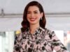 Anne Hathaway បើកចំហអំពីការពិតគួរឱ្យអស់សំណើចនៃការចិញ្ចឹមក្មេងប្រុសពីរនាក់