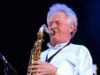 Pink Floyd saxophonist Dick Parry ដកដង្ហើមចុងក្រោយរបស់គាត់នៅអាយុ 83 ឆ្នាំ។