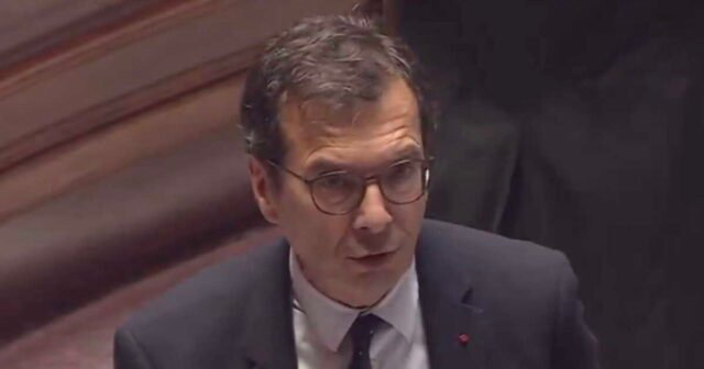 1779552647_le-ministre-du-travail-relativise-sur-la-suppression-d-un-jour-ferie-pour-faire-des-economies.jpg