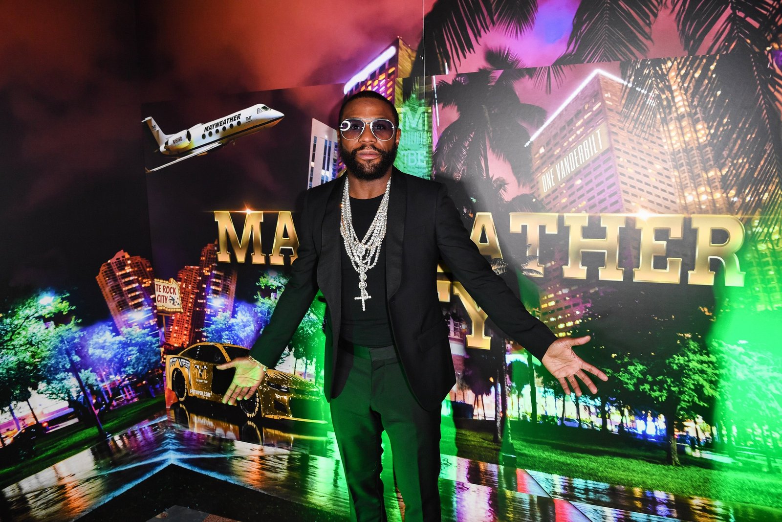 កាលពីឆ្នាំមុន Mayweather បានប្រាប់ទស្សនិកជនថាគាត់ជឿជាក់លើ Rechnitz