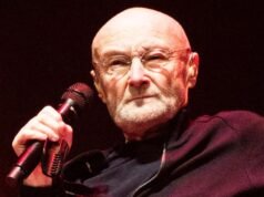 Phil Collins ឱនមុខចេញពី Rock and Roll Hall of Fame