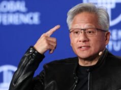 Jensen Huang និយាយថា ឪពុកម្តាយមិនគួរព្រួយបារម្ភអំពីអ្វីដែលកូនរបស់ពួកគេកំពុងរៀននោះទេ នៅពេលដែលប្រទេសចិនកាត់បន្ថយសញ្ញាបត្រដែលមិនមែនជា AI