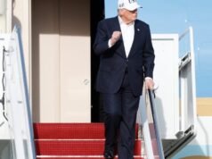 Trump បានចំណាយពេលបីម៉ោងនៅ Walter Reed ។ គាត់អះអាងថា “អ្វីគ្រប់យ៉ាងត្រូវបានត្រួតពិនិត្យយ៉ាងល្អឥតខ្ចោះ” ។