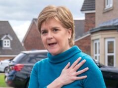 Nicola Sturgeon ការពារដោយនិយាយថានាងមិនបានធ្វើអត្ថាធិប្បាយចំពោះប៉ូលីសក្នុងអំឡុងពេលចាប់ខ្លួននាង