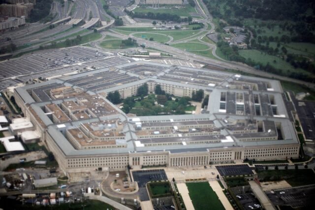 1779868021_2026-05-25T221637Z_488418998_RC2LGLAHH662_RTRMADP_3_SPACEX-PENTAGON-RIFTS.JPG