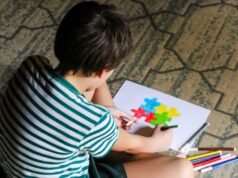 កុមារ Autistic៖ របាយការណ៍សភាព្រមានអំពីស្ថានភាពទទួលភ្ញៀវនៅប្រទេសបារាំង