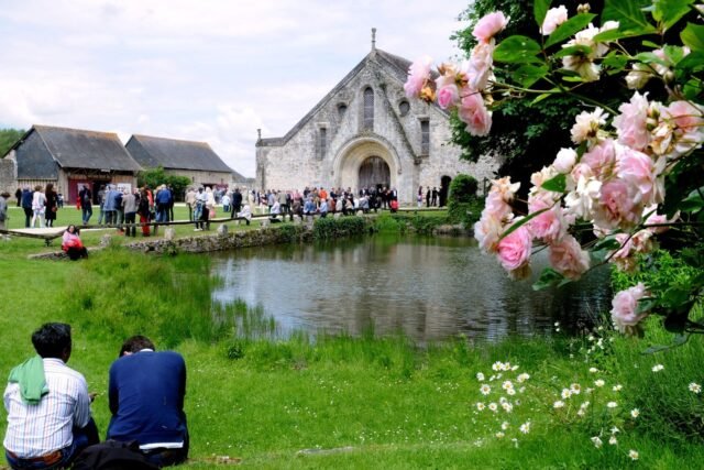 1779964750_2447183-a-la-grange-de-meslay-le-public-vient-aussi-pour-l.JPG
