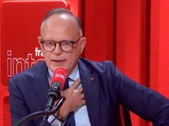 លោក Edouard Philippe បានរំលឹកពីការចូលនិវត្តន៍នៅអាយុ 67 ឆ្នាំថា “យើងនឹងត្រូវធ្វើការឱ្យបានយូរ” ។