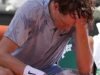 អ្នកដឹកនាំ Jannik Sinner បានចេញពី French Open បន្ទាប់ពីជាក់ស្តែងបានតស៊ូជាមួយកំដៅ