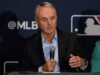 ម្ចាស់ MLB បានស្នើឡើងប្រាក់ខែជាលើកដំបូងចាប់តាំងពីការធ្វើកូដកម្មកីឡាបេស្បលឆ្នាំ 1994-95