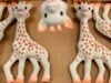 Sophie the Giraffe French… ឬចិន? ក្រុមហ៊ុនផលិតបានធ្វើការវាយឆ្មក់
