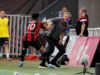 Claude Puel និងកីឡាករ OGC Nice បញ្ចេញប្រតិកម្មបន្ទាប់ពីនៅសល់ក្នុង Ligue 1