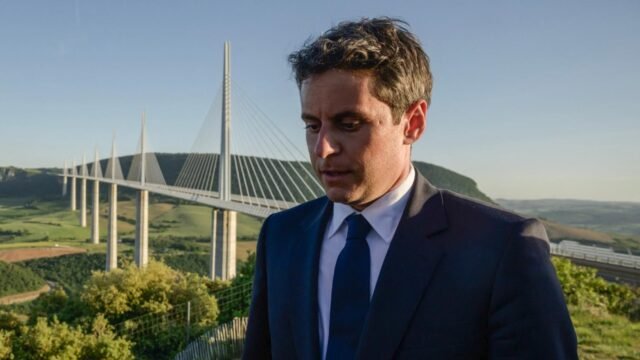 1780120851_976fb57_upload-1-yp06mk5fcbff-afp-20260522-b3rt8mm-v1-midres-francepoliticspartiesrenaissanceelectio.jpeg