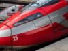 រថភ្លើង Trenitalia ពីរបានជាប់គាំងនៅលើផ្លូវដែកក្នុង Burgundy ពេញមួយយប់
