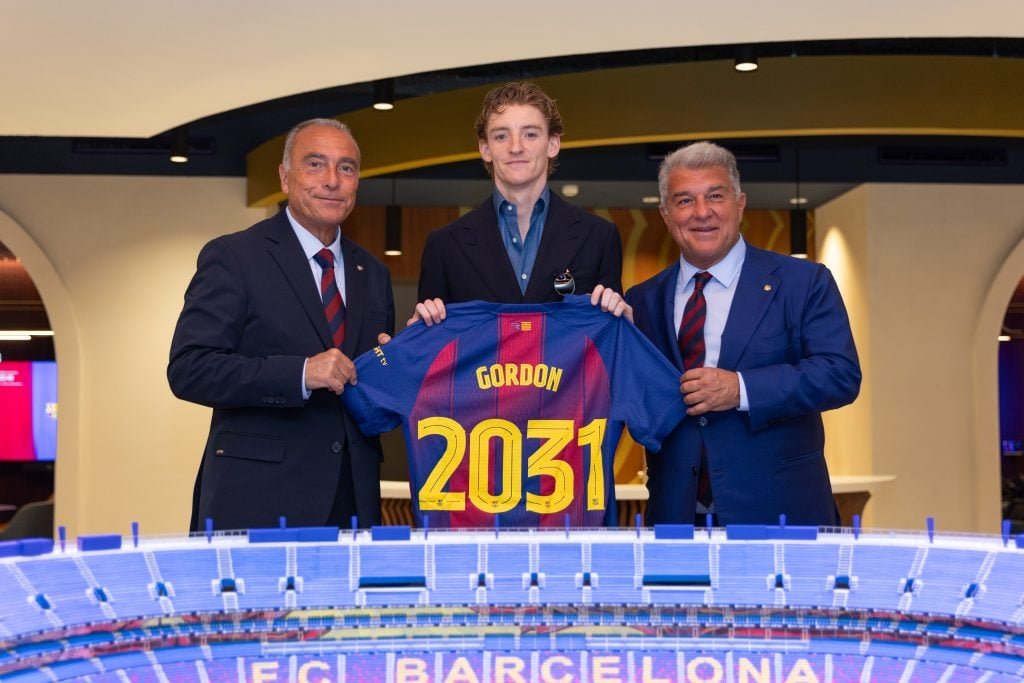 Anthony Gordon កីឡាករ Barcelona