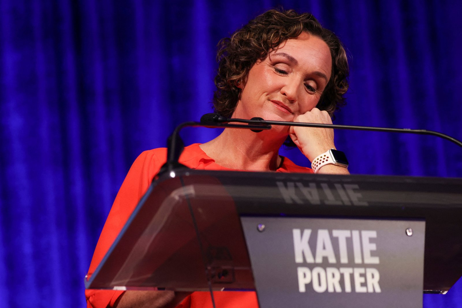 បេក្ខភាព Gubernatorial Katie Porter បានរិះគន់ Steyer រួចហើយសម្រាប់ការព្យាយាមទិញការតែងតាំងពីគណបក្សប្រជាធិបតេយ្យ