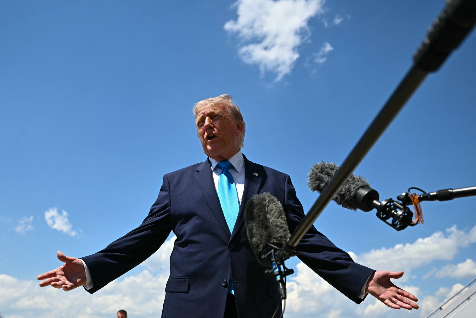 លោកប្រធានាធិបតី Trump បានទទូចថាលោក 