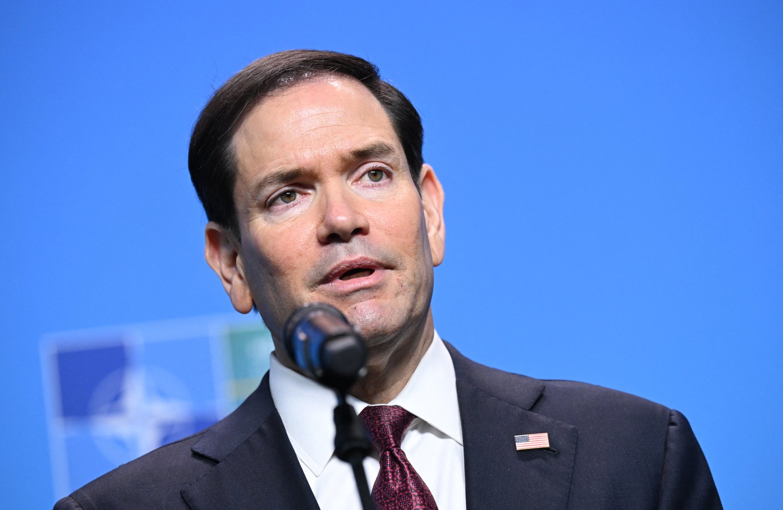រដ្ឋលេខាធិការ Marco Rubio ដែលជាសត្វស្ទាំងគុយបាយូរមកហើយ និងជាកូនប្រុសរបស់ជនអន្តោប្រវេសន៍គុយបា បានព្រមានថា សេតវិមានលែងលេងហ្គេមជាមួយរបបនេះទៀតហើយ។