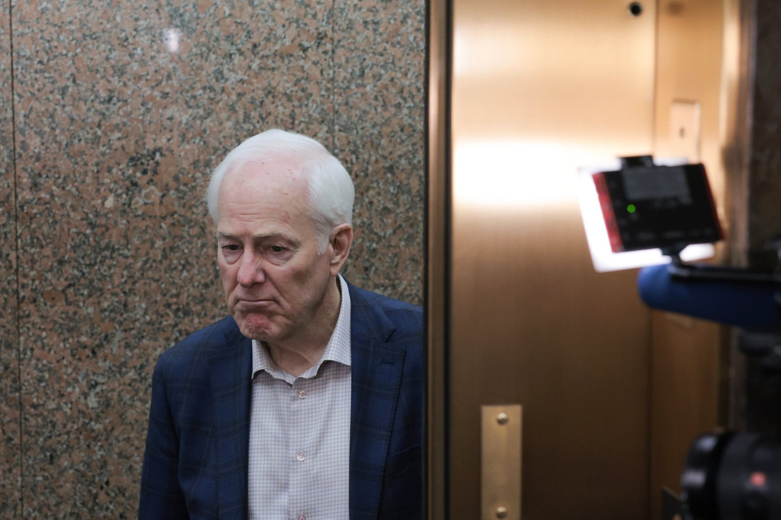 ព្រឹទ្ធសមាជិក John Cornyn បានហៅ Paxton ថាជា 