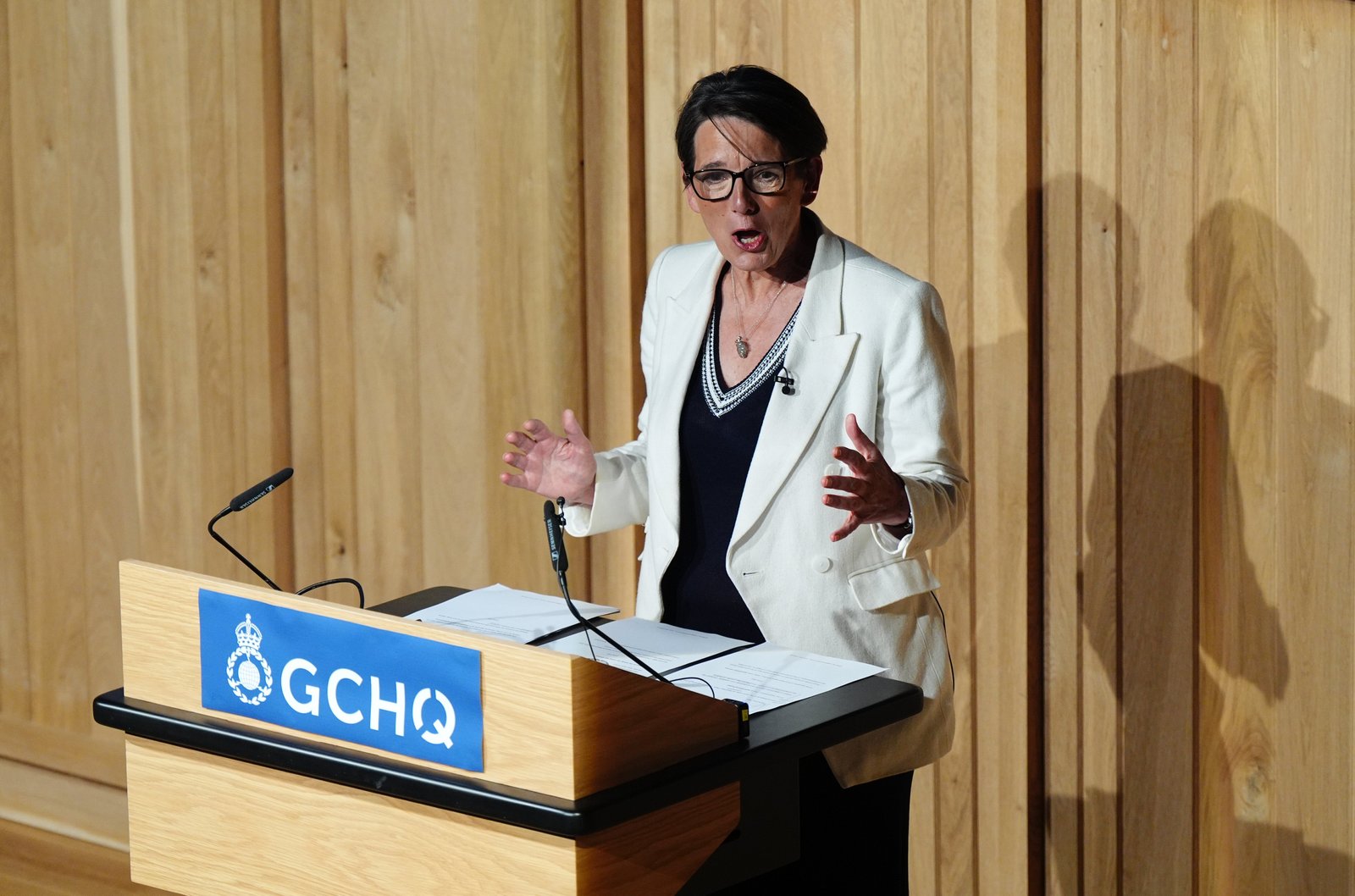 នាយក GCHQ Anne Keast-Butler ផ្តល់ការបង្រៀនប្រចាំឆ្នាំលើកដំបូងរបស់នាង