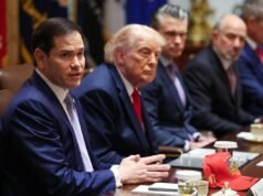 ‘គាត់ស្រលាញ់សង្រ្គាម’៖ Trump ទះកំផ្លៀង Pete Hegseth លើក្បាលពោះ ហើយសរសើរលេខា ‘ការតែងតាំងកណ្តាល’ របស់គាត់នៅឯការចាប់ផ្តើមគណៈរដ្ឋមន្ត្រី