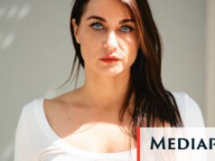 Deborah de Robertis អ្នកសំដែងដែលចង់ផ្ទុះ #MeToo នៃសិល្បៈសហសម័យ