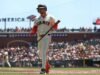 The Giants កំពុងជួញដូរអ្នកចាប់ត្រី Patrick Bailey ដែលកំពុងតស៊ូទៅកាន់ Guardians ។ Bo Naylor បានជ្រើសរើស Columbus