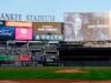 សំឡេងរបស់ Sterling ផ្ទុះឡើង៖ “The Yankees ឈ្នះ!” មុនពេលចម្រៀងស៊ីណាត្រា