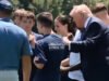 Donald Trump បង្រៀនសិស្សរបស់គាត់នូវក្បាច់រាំដ៏ល្បីរបស់គាត់។
