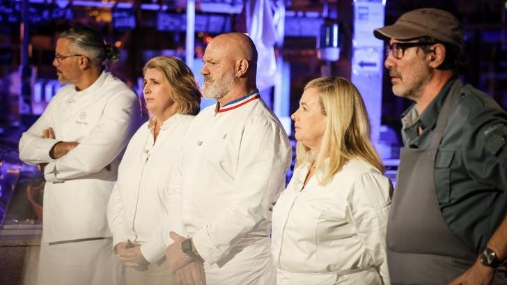 Glenn ច្រើន Stephanie LE QUELLEC Philippe ETCHEBEST Helene DARROZE Paul PAIRET