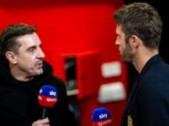 វីរបុរសរបស់ Man Utd មិនយល់ស្របជាមួយ Gary Neville ជុំវិញ Michael Carrick | បាល់ទាត់ | កីឡា