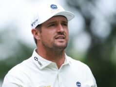 ប្រតិកម្មភ្លាមៗរបស់ Bryson DeChambeau ចំពោះការបាត់បង់មូលនិធិរបស់ LIV Golf | វាយកូនហ្គោល | កីឡា
